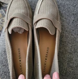 EUC lucky brand womens loafers/flats